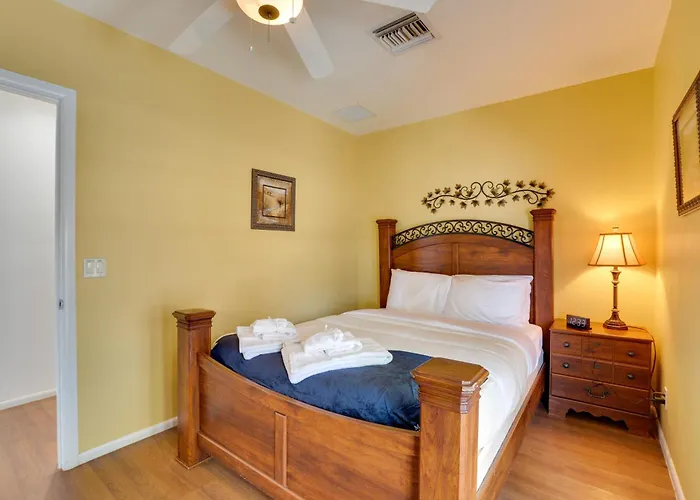 Desert-view W/ Large Loft In Apache Junction!